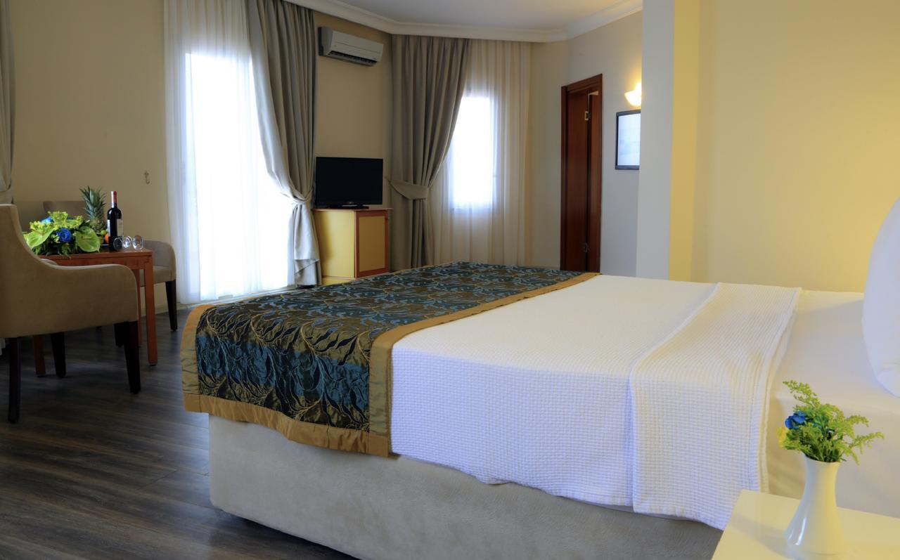 Roseira Beach Resort Gulluk Zewnętrze zdjęcie